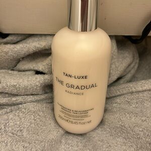 TAN LUXE -the gradual radiance 8.45 fl oz